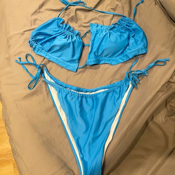 NEW w/o tags ruched frill bikini set - Picture 2 of 3